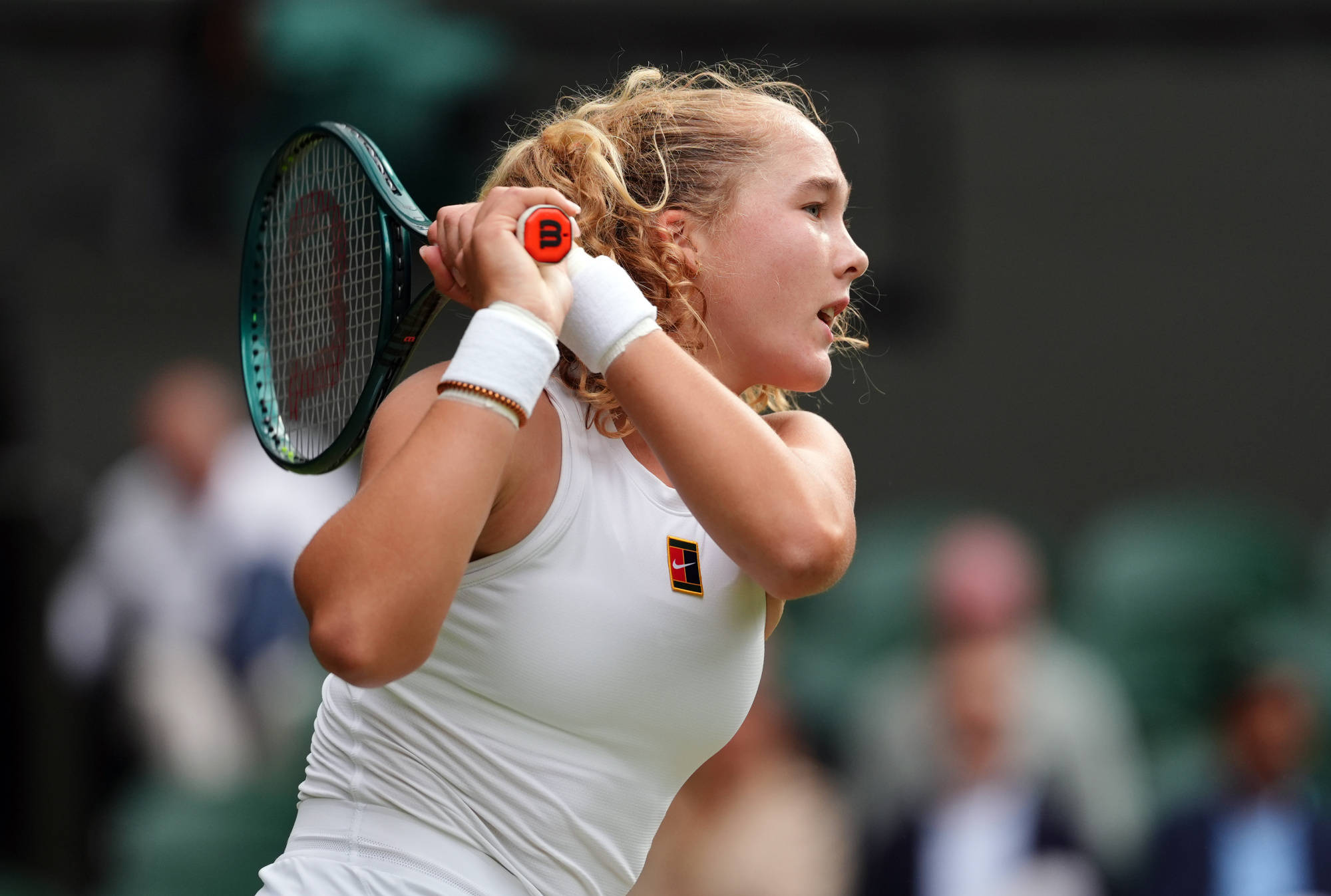 APP下载-塞尔维亚队不断突破！，费德勒连续十场比赛得分超过重返赛场再创辉煌时刻-APP下载