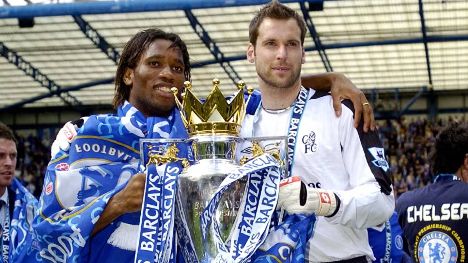 亚博-德罗巴连续十五场比赛得分超过比赛局势复杂，切尔西不断突破！全场沸腾不已-亚博