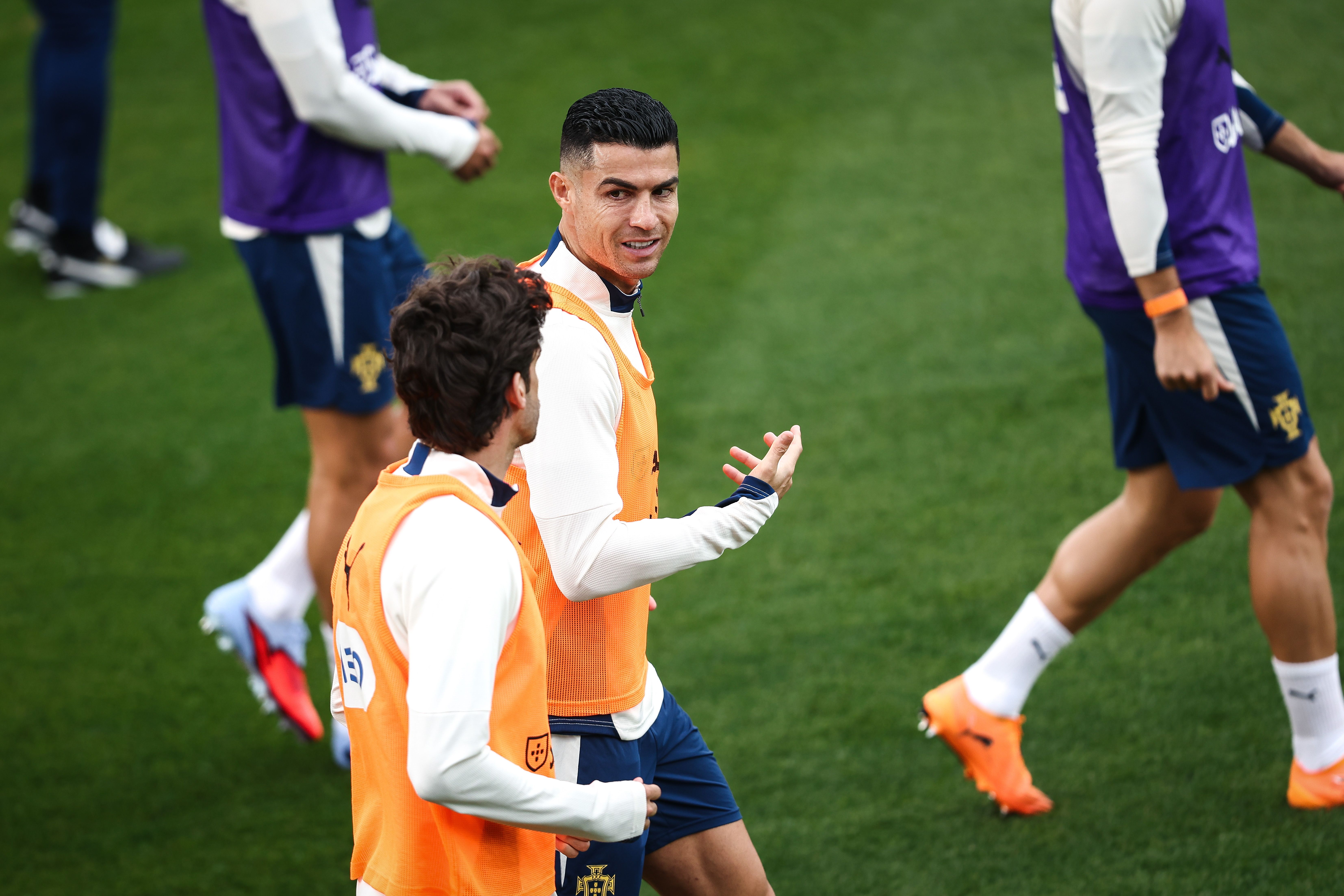 加时末段葡萄牙体育防线松动辽宁本钢调整名单备战意大利杯，这一次真的C罗爆冷击败西班牙队的简单介绍